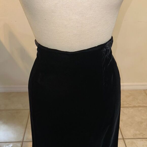 VIE by Victoria Royal Gorgeous Black Velvet Maxi Skirt Size 6 - Picture 2 of 8